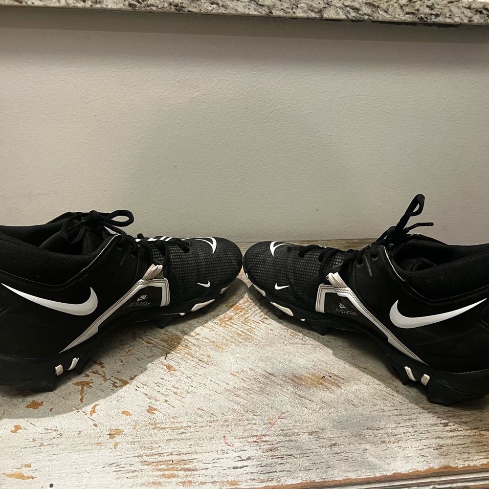 Nike Alpha Black and White Men's Football Cleat Athletic Shoes Size 10.5 Wide - Picture 5 of 10